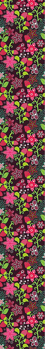 patterned-wallpaper-in-mums-strawberry-paradise