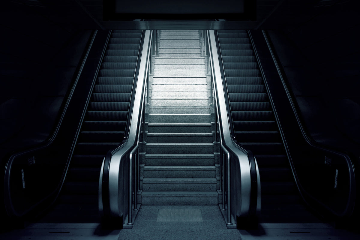 photo-wallpaper-escalator-in-the-dark