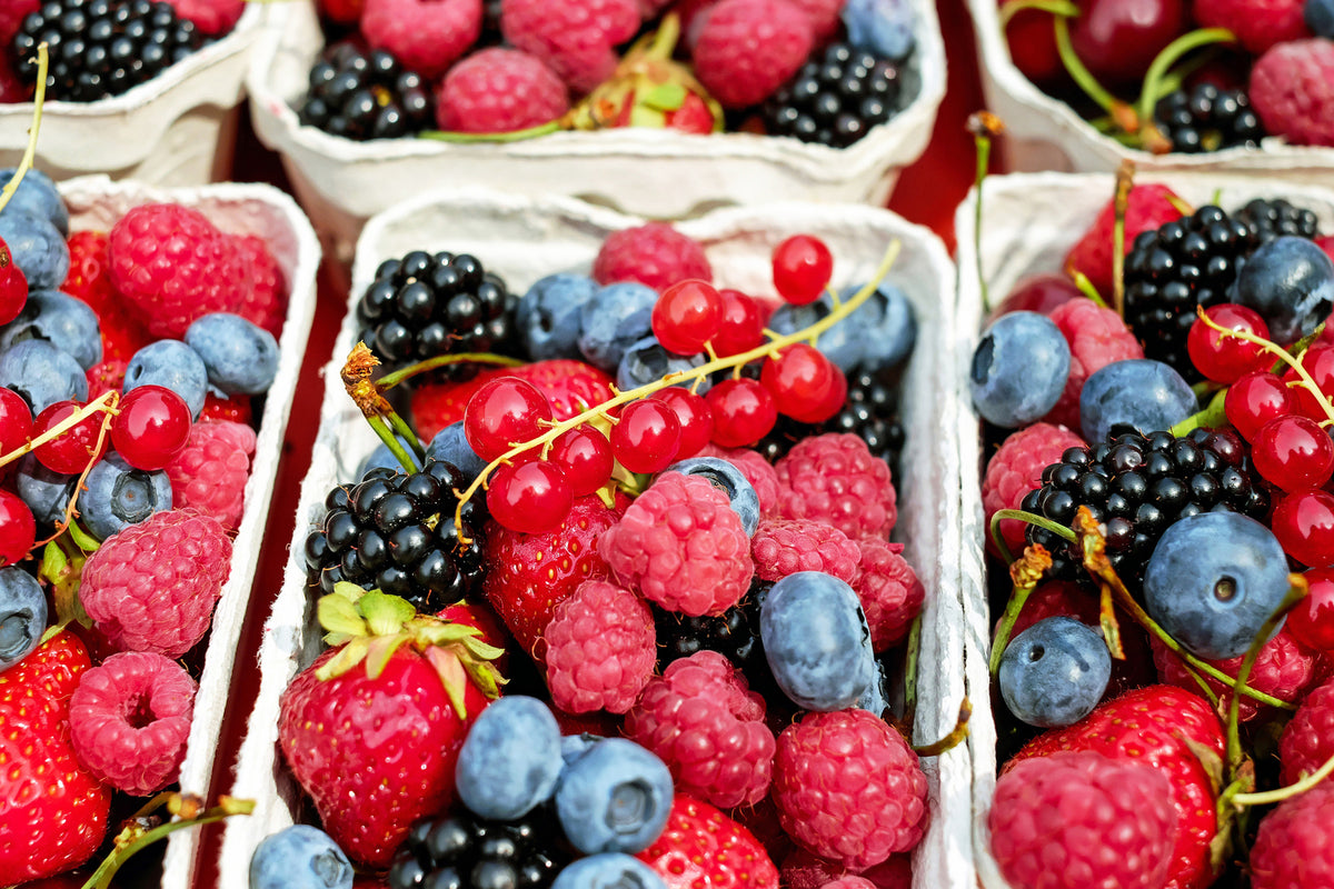 photo-wallpaper-bowls-with-berries