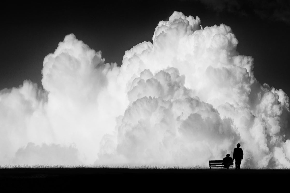 photo-wallpaper-waiting-for-the-storm