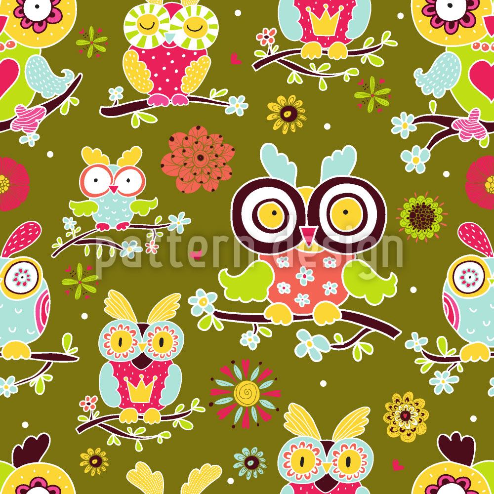 patterned-wallpaper-owls-guard