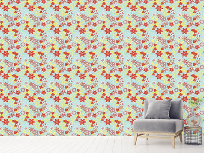 patterned-wallpaper-in-lillys-strawberry-paradise