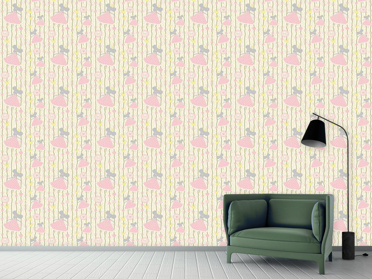 patterned-wallpaper-little-mice-princess-birthday