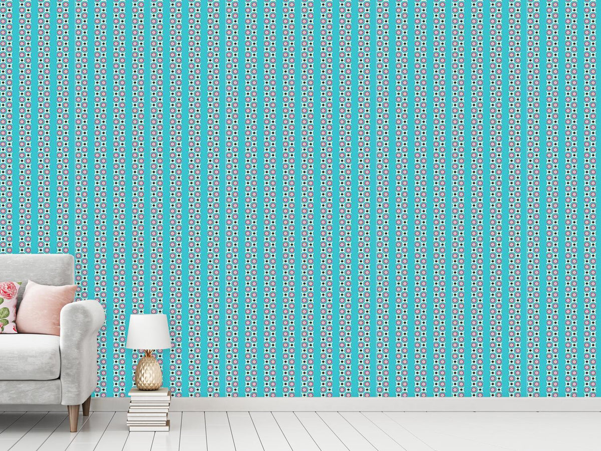 patterned-wallpaper-retro-stripes