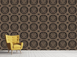 patterned-wallpaper-the-king-wears-black